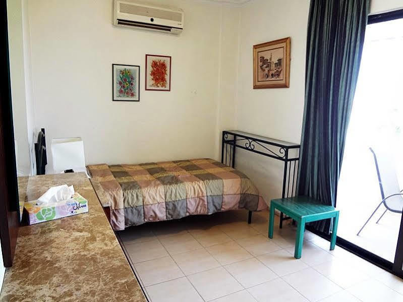 Granada Suites Hotel Amman Extérieur photo